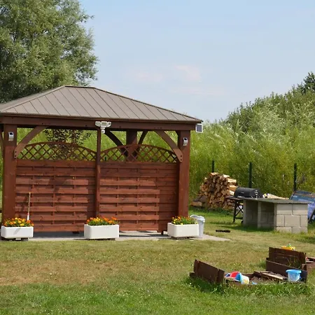 Na Polanie 롯지 비치에